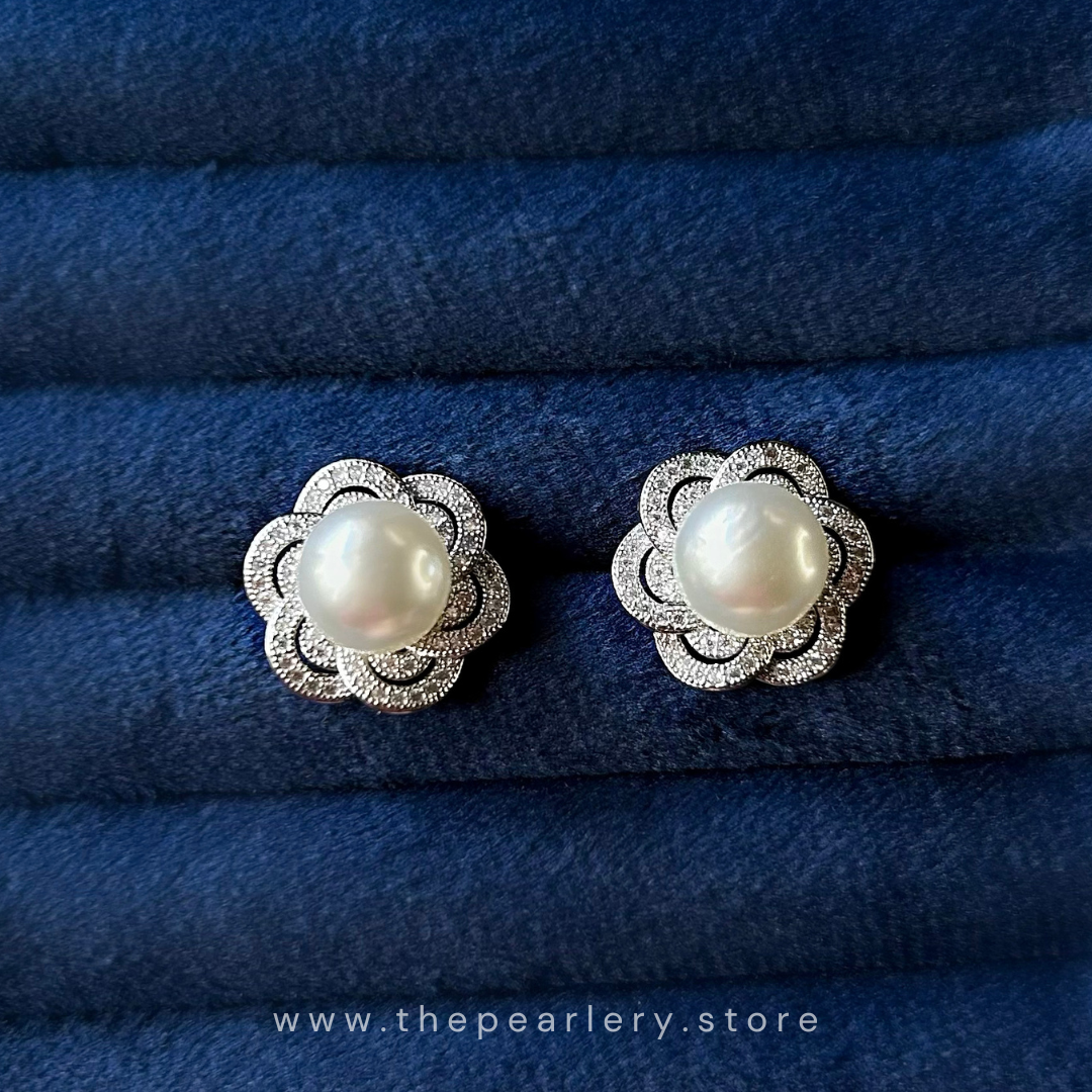 Daisy Pearl Earrings